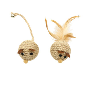 Juguete para gatos de cuerda de cáñamo hecho a mano con cola de plumas y campana para la diversión de los gatos - Product Image 3