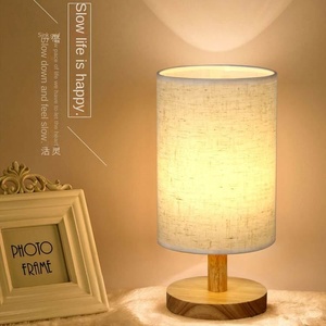 Decoración de tela de madera maciza nórdica, lámpara de escritorio USB, dormitorio, estudio de cabecera, casa de familia, luz de noche LED, venta al por mayor, calcomanía creativa - Product Image 3
