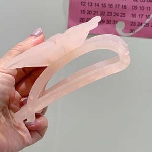 Vente en gros de pinces à cheveux papillon en plastique de 11 cm, style coréen, accessoires de mode, grandes pinces à cheveux en plastique pour femmes - Product Image 5