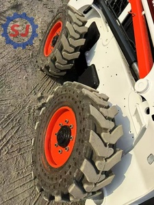 Chargeuse compacte sur pneus Bobcat S630 d'occasion, blanche et orange, équipement de construction compact - Product Image 4