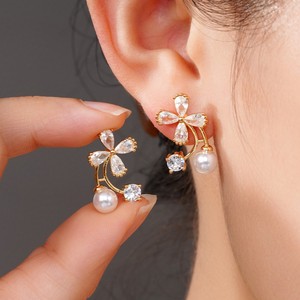 Orecchini a Perno con Fiore Delicato per Donne, Eleganti Accessori per Orecchie da Indossare Quotidianamente, per Outfit Casual e Regalo - Product Image 6