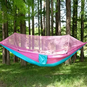 모기장이있는 1-2 인용 휴대용 교수형 침대 야외 캠핑 해먹