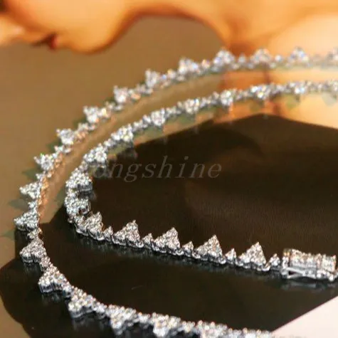 シャイニングダイヤモンドスノーフラワーシェイプダイヤモンド18Kゴールドホワイト女性用パーフェクトネックレス