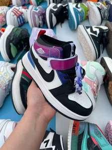 Liquidación de Inventario de Calzado Deportivo y de Baloncesto de Marca China, Ropa Usada Casual para Correr, Venta al Por Mayor - Product Image 5