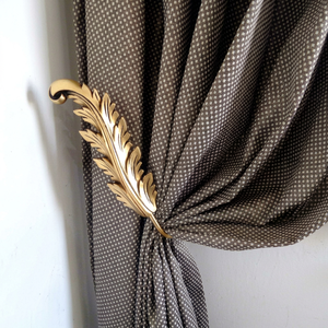 Attaches de rideaux en forme de plume dorée, accessoires décoratifs vintage pour rideaux, style classique traditionnel - Product Image 1