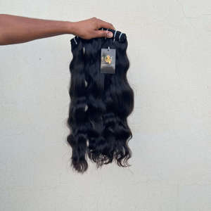 Cheveux humains indiens bruts non traités de type Temple, cuticules alignées, pré-épilés, extensions de cheveux humains indiens Temple HD suisses pour revendeurs - Product Image 1