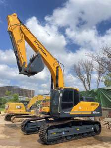 Excavatrice sur chenilles Hyundai 305LC-9 d'occasion 30t, ainsi que des excavatrices lourdes sur chenilles Hyundai d'occasion 150, 210, 215, 220, 225, 305t à vendre - Product Image 5