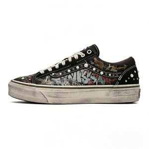 Zapatillas casuales vintage con remaches de perlas para mujer, antideslizantes, cómodas, estilo gótico, de caña baja, zapatillas personalizadas para skateboarding para hombre - Product Image 2