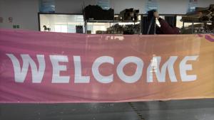 Striscione in Rete Portatile Impermeabile Resistente ai Raggi UV in Poliestere <span class=keywords><strong>Antivento</strong></span> con Grafica Digitale - Product Image 3