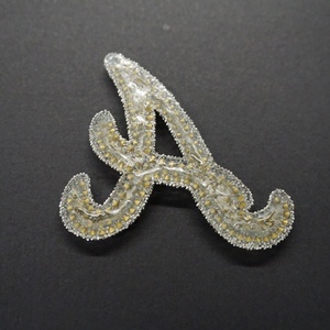 Muestra gratis sombreros y bolsos accesorios de bricolaje insignia de diamante Hotfix hierro en letra A logo parche de apliques de diamantes de imitación - Product Image 2