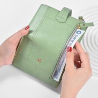 Dompet koin wanita, gesper kulit pu lembut pemegang kartu ritsleting ganda gaya pendek tiga lipat