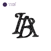 Strass en verre brillants personnalisés, motifs thermocollants, logos adaptés aux t-shirts, motifs thermocollants