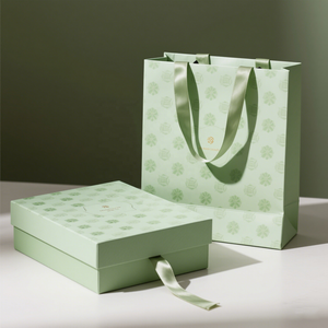Coffret cadeau en carton recyclable vert haut de gamme personnalisé avec doublure éponge Ensemble de <span class=keywords><strong>2</strong></span> pièces de luxe avec logo de marque et sac en papier personnalisable - Product Image 1