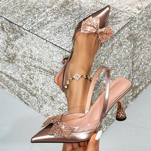 Vente en gros de talons de <span class=keywords><strong>8</strong></span> <span class=keywords><strong>cm</strong></span> Sandales à talons hauts papillon en strass <span class=keywords><strong>transparent</strong></span> de grande taille pour femmes - Product Image 3