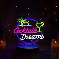 Enseigne néon personnalisée Cocktail Dreams, télécommandée et à intensité variable, pour la décoration de bars rétro, bars à cocktails et boutiques de mixologie.