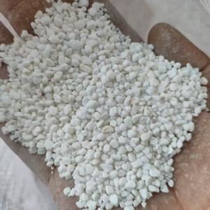 Fábrica al por mayor guijarro blanco varios colores río Roca grava paisaje adoquín piedra triturada aplicación al aire libre terrazo - Product Image 2