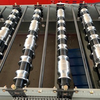 Maquinaria de producción de tejas de acero con aislamiento térmico para áreas de baja temperatura, con motor de rodamiento de conformación por rodillos totalmente automático