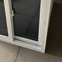 Ventana Corredera Horizontal de Doble Panel de UPVC Blanca de 37x38, Resistente a Huracanes, Insonorizada, con Vidrio Aislante y Mosquitera