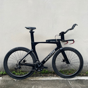 Vélo complet de triathlon Winowsports Carbon TT 22 vitesses à disque TT119 R7020 avec jeu de roues en fibre TT119 Vélo de triathlon en carbone TT119 - Product Image 1