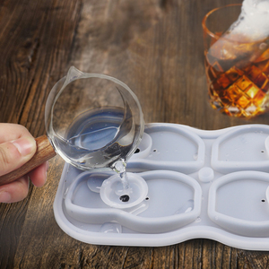 รองเท้าบาสเก็ตบอลรูปร่างถา<span class=keywords><strong>ด</strong></span>น้ําแข็งซิลิโคนทรงกลมลูกบอลน้ําแข็งแม่พิมพ์สําหรับวันเกม, วิสกี้, ค็อกเทล - Product Image 2