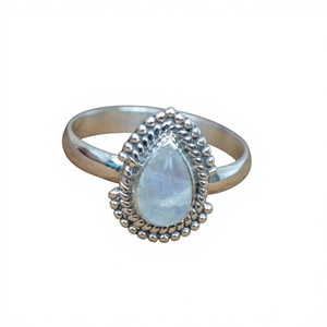 Anillo de Plata de Ley 925 con Piedra Lunar Arcoíris, Joyería Fina Artesanal Cristiana de Estilo Antiguo, Certificada - Product Image 1