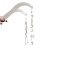 Vente en gros : Boucles d'oreilles goutte de rosée en cristal transparent de style éthéré minimaliste et Collier chaîne de clavicule unique et polyvalent de niche