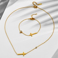 Collier en Zircon Délicat et Tendance, Bijoux Coréens Exquis, Vente en Gros, Pendentif Croix Inversée Personnalisé et Sophistiqué ALN26041579