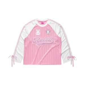 เสื้อยืดแขนยาวสีชมพูผ้าเชน รุ่น Fraise Rabbit Jersey ทรงปกติ แต่งดีเทลลูกไม้ - Product Image 1
