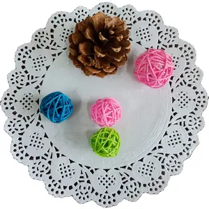 Oil Absorbing Eco-Friendly 5.5 6.5 7.5 8.5 9.5 Inch Disposable Paper Doily Cake Trays Lace Doilies Placemat Table Pats Mats