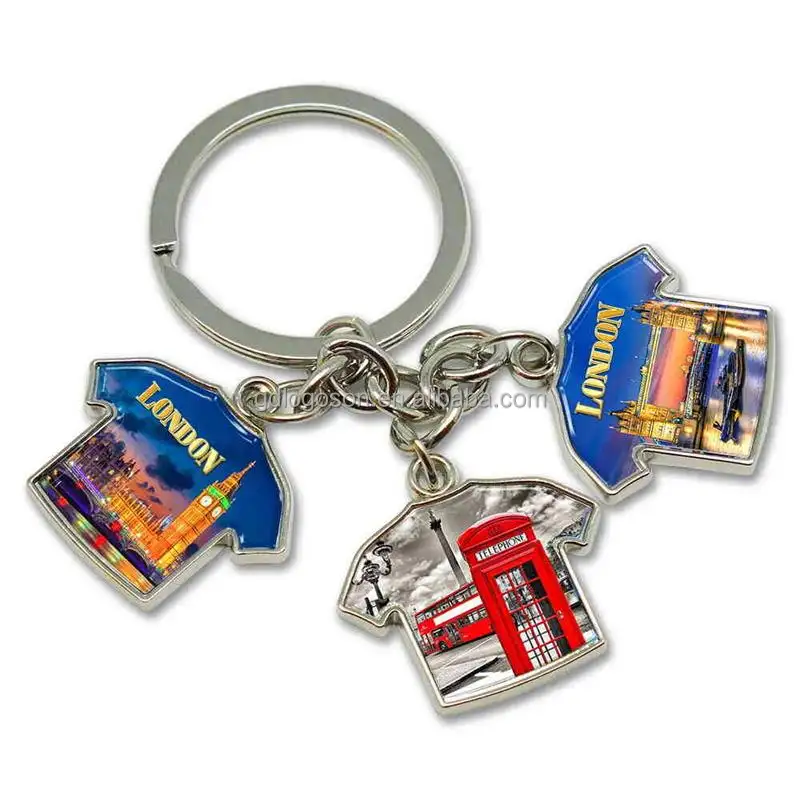 Vente en gros de porte-clés en métal photo souvenirs touristiques britanniques avec logo personnalisé porte-clés souvenir londonien personnalisé en forme de t-shirt
