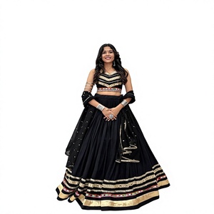 Conjunto de Chaniya Choli de Algodón Negro de Lujo con Encaje, Gota Patti, Chevron y Espejo, Top Corto y Lehenga Plisada hasta el Suelo con Dupatta - Product Image 1