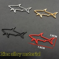 Badge de voiture en alliage de zinc creux en forme de requin, accessoires personnalisés universels pour la décoration intérieure automobile, ornement de voiture, cadeau