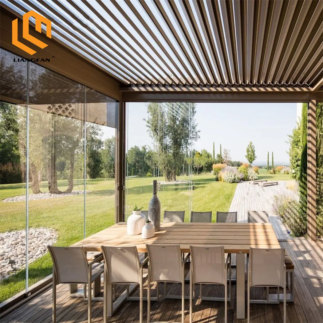 Pergola métique à cadre en aluminium de luxe moderne, bassin pour l'extérieur réglable, toit rainuré, Pergola