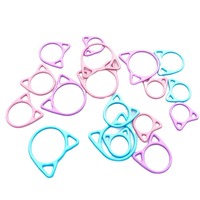 Dessin animé multicolore chat en forme de marque boucle pull Crochet tricot métal cuisson peinture marque boucle galvanoplastie marque cercle