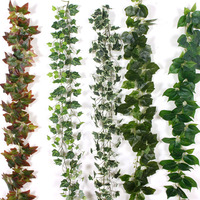 Vente en gros de guirlandes artificielles suspendues en plastique, feuilles de lierre artificielles, plantes grimpantes pour la décoration murale