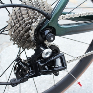 Bicicleta de Carretera de Fibra de Carbono 700c con Logotipo Personalizado, 12 Velocidades, Alta Calidad, ONIRII de Aluminio con Placa de Bloqueo CRF47 CRF47 - Product Image 3