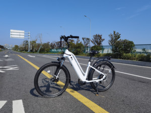 Vélo électrique de ville nouvelle conception 27,5 pouces, batterie cachée 48V 14,5Ah, vélo électrique à cadre basse - Product Image 3