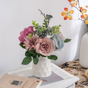 Bouquet de fleurs artificielles CallaFloral, rose rouge, tissu tissé à la main, décoration de mariage et de maison - Product Image 1