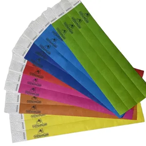 निर्माताओं कस्टम मुद्रित घटना पार्टी QR कोड कंगन सस्ते व्यक्तिगत निविड़ अंधकार डिस्पोजेबल कागज बैंड Tyvek Wristbands