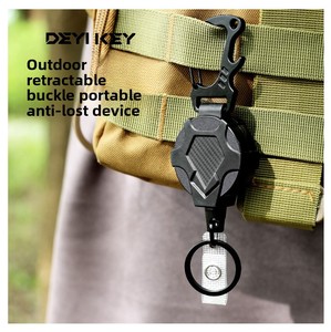 Portachiavi Retrattile con Moschettone Resistente, Porta Badge con Chiusura Magnetica, Avvolgitore per Badge ID da Uomo con Cavo Retrattile in Acciaio - Product Image 1