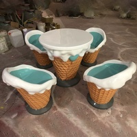 Ensemble table et chaises en fibre de verre, tabourets en forme de crème glacée, citron, pastèque et orange pour la décoration des zones enfants des centres commerciaux