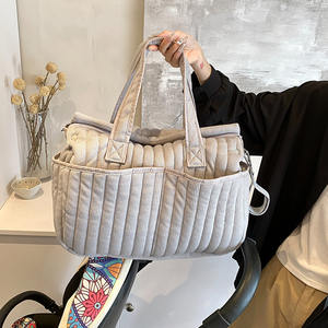 Große Kapazität Gesteppte Gestrickte Polyester-Wickeltasche Tragbare Wasserdichte Mutterschafts-Babytasche Modisch Vintage für den Täglichen Gebrauch - Product Image 5