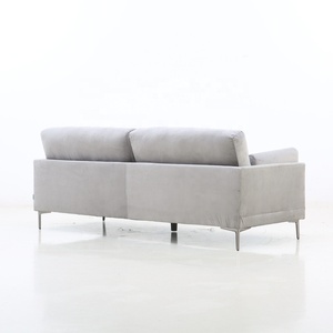 أرائك أريكة بغرفة المعيشة باللون الرمادي الفضي الخفيف المتوسط من القماش الرمادي الفضي - Product Image 5