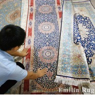 Traditionelle Vintage Rote Handgefertigte Seiden-Perserteppiche und -Läufer Handgeknüpft für Wohnzimmer
