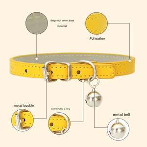 Collier de cou en cuir PU pour petits chiens et chats avec cloche en satin avec matériaux en cuivre, fer et aluminium à motif solide - Product Image 3