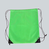 Sac à cordon personnalisé avec logo, en polyester recyclé imperméable 210D, avec poignée en corde, pour une utilisation sportive en plein air