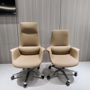 <span class=keywords><strong>Sedia</strong></span> da Ufficio Direzionale di Lusso in Pelle con Schienale Alto, <span class=keywords><strong>Sedia</strong></span> Ergonomica Moderna per Manager con Base in Metallo, per Capo e <span class=keywords><strong>Sedia</strong></span> Ausiliaria - Product Image 5