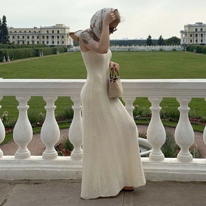 Robe longue moulante tricotée à fines bretelles pour femme, collection été 2026, style décontracté et tendance - Product Image 4
