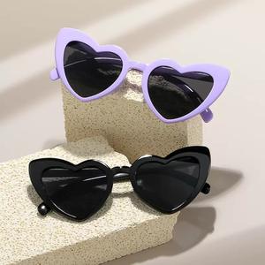 Venta al por mayor caliente <span class=keywords><strong>de</strong></span> la moda del corazón <span class=keywords><strong>Gafas</strong></span> <span class=keywords><strong>De</strong></span> <span class=keywords><strong>Sol</strong></span> para las señoras Clásico Mujeres <span class=keywords><strong>Gafas</strong></span> <span class=keywords><strong>De</strong></span> <span class=keywords><strong>Sol</strong></span> Fiesta Lindo Tonos baratos <span class=keywords><strong>Gafas</strong></span> <span class=keywords><strong>De</strong></span> <span class=keywords><strong>Sol</strong></span> varios colores - Product Image 2