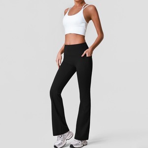 Ensemble de yoga YIYI pour femme avec dos croisé et coussinets, tenue de yoga taille haute avec poches, col en U pour femmes - Product Image 5